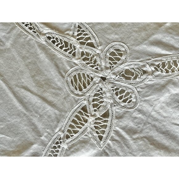 Battenburg Lace Tablecloth Scalloped Edges 83"x64" White Cotton - Picture 4 of 10